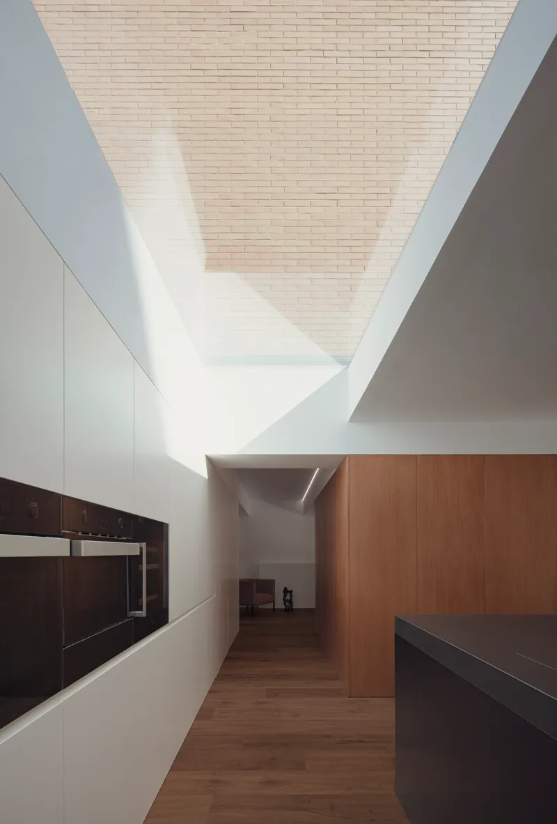Grupo-Tesela-Balzar-arquitectos-cocina-luz-natural-exterior
